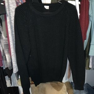 Black sweat shirt